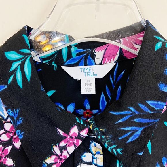 Time And Tru | Floral Button Down Blouse Sz Small - Picture 3 of 3